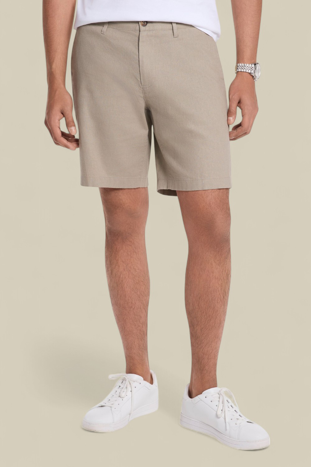 תמונת כל הלוק של מכנסיים קצרים